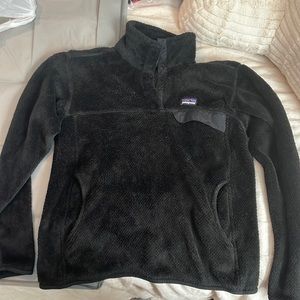 Black women’s Patagonia pullover